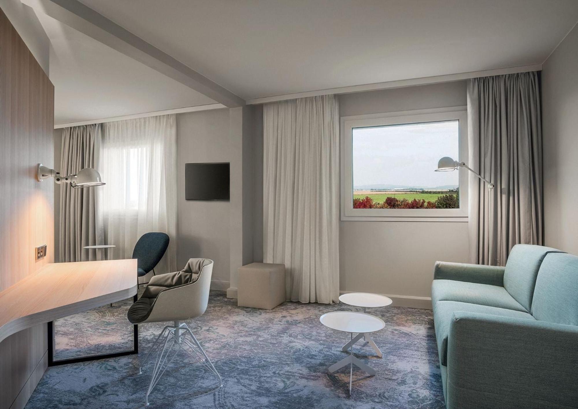 לה מניל-אמלו The Jangle Hotel - Paris - Charles De Gaulle - Airport מראה חיצוני תמונה